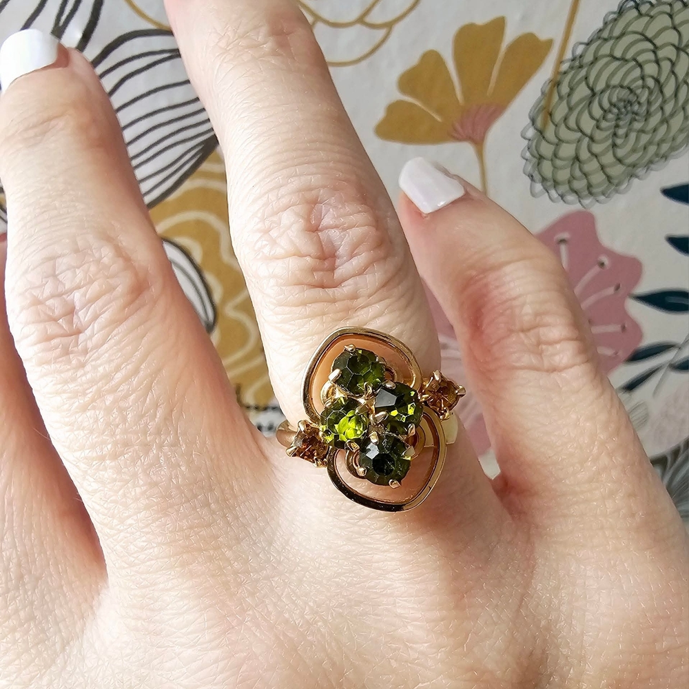 Vintage Sarah Coventry Peridot Green And Gold Ring